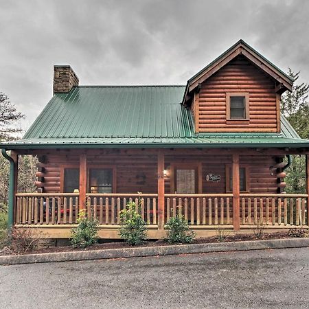 Cabin With Hot Tub About 2 Mi To Island In Pigeon Forge! Exterior photo